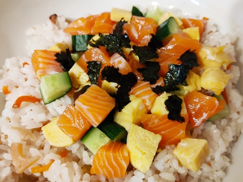 ちらし寿司の素で☆簡単サーモンちらし